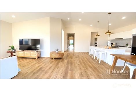 37 Carnarvon St, Yarrabilba, QLD 4207