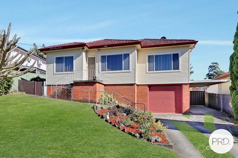 Property photo of 20 Tallawong Crescent Dapto NSW 2530