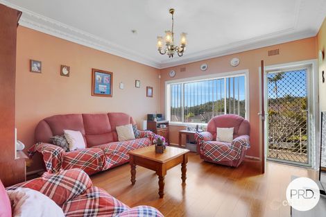 Property photo of 20 Tallawong Crescent Dapto NSW 2530