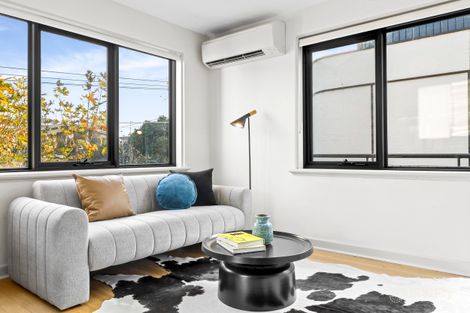 Property photo of 3/33 Pine Avenue Elwood VIC 3184