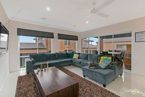 Property photo of 2 Roan Walk Clyde North VIC 3978