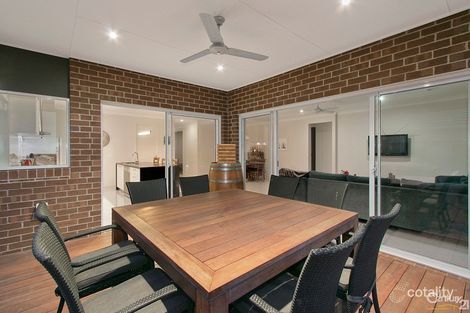 Property photo of 2 Roan Walk Clyde North VIC 3978