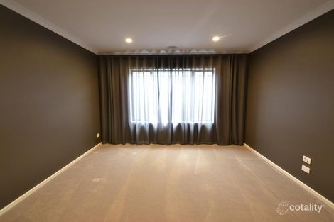 Property photo of 39 Bathgate Crescent Cranbourne East VIC 3977