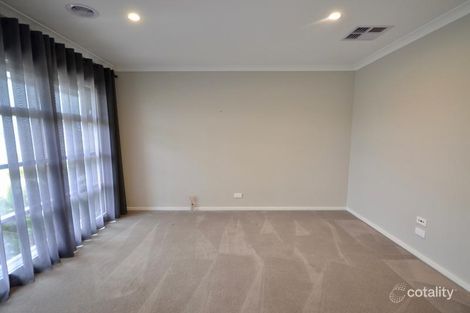 Property photo of 39 Bathgate Crescent Cranbourne East VIC 3977