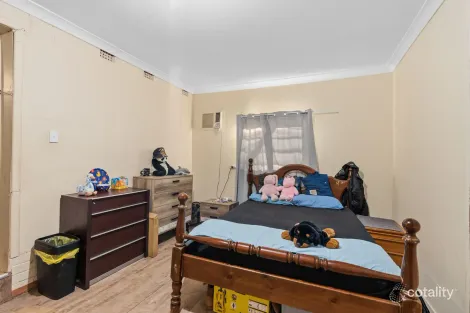 Property photo of 8 Pertwood Road Elizabeth North SA 5113