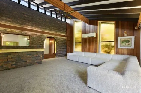Property photo of 2 Vaucluse Place Bundall QLD 4217