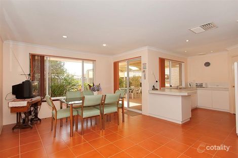 34 Towncentre Dr, Thornlie, WA 6108