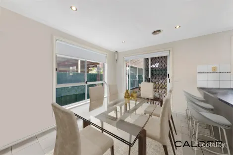 Property photo of 28 Marlock Way Delahey VIC 3037