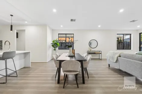 Property photo of 13 Progress Drive Fraser Rise VIC 3336