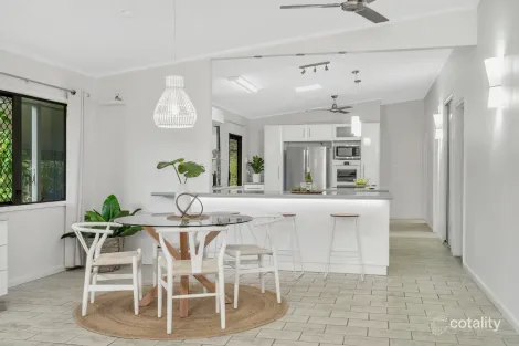 Property photo of 11 Pomona Avenue Mooroobool QLD 4870