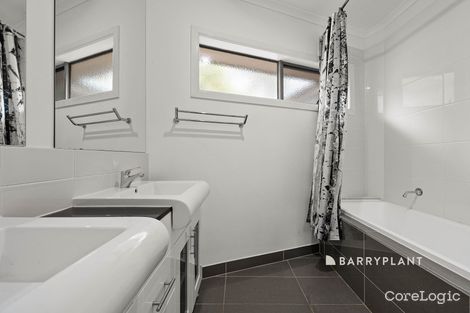 Property photo of 2/47 Upton Crescent Narre Warren VIC 3805