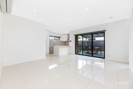 Property photo of 1/1 Dover Street Oakleigh East VIC 3166