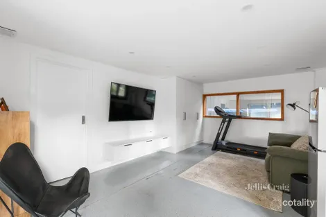 Property photo of 16 Warrington Crescent Wattle Glen VIC 3096