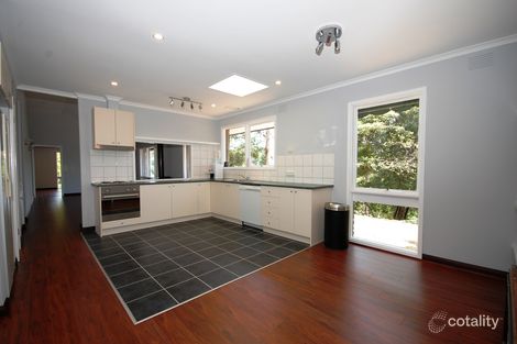 Property photo of 13 Sharland Close Mount Evelyn VIC 3796