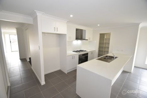 Property photo of 13 Sienna Drive Glenvale QLD 4350