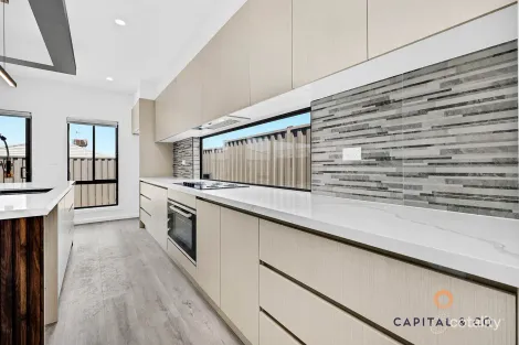 Property photo of 88 Simmental Road Wollert VIC 3750