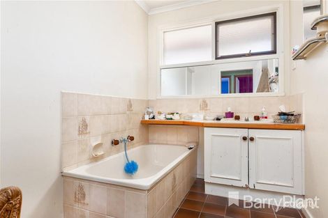 Property photo of 9 Elmsford Court Keysborough VIC 3173