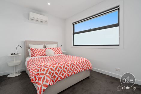 Property photo of 2/7 Farleigh Avenue Burwood VIC 3125