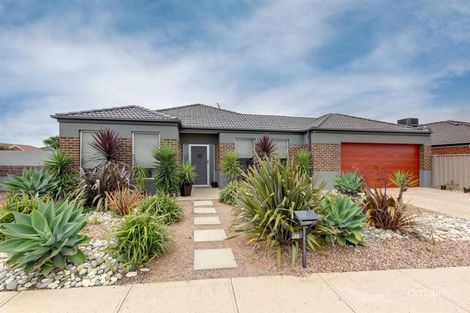 Property photo of 39 Carlyon Close Melton West VIC 3337