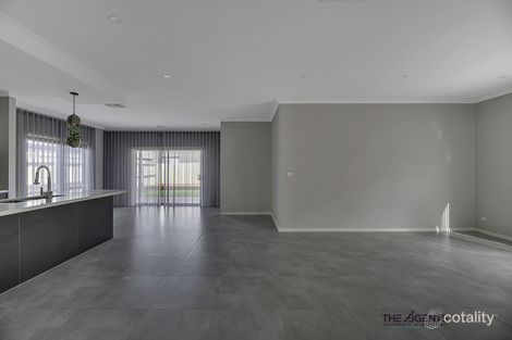 Property photo of 44 Homebush Drive Tarneit VIC 3029