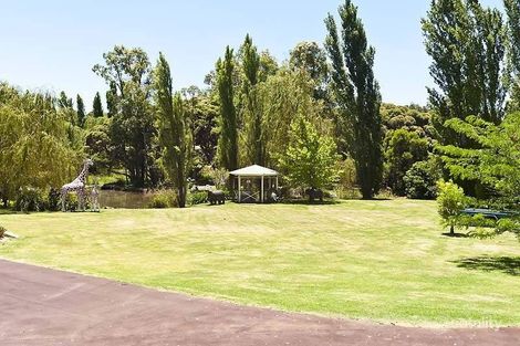 Property photo of 20 Christina Place Lesmurdie WA 6076