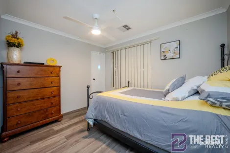 Property photo of 6 Conway Place Huntingdale WA 6110