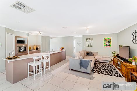Property photo of 5 Normanby Bend Success WA 6164