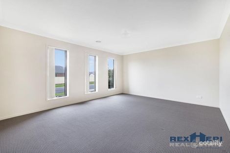 Property photo of 122 Blue Horizons Way Pakenham VIC 3810