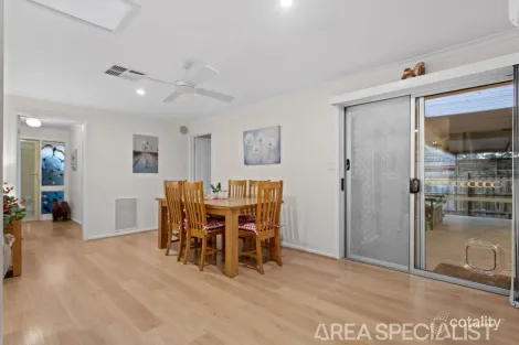 Property photo of 8 Todd Grove Somerville VIC 3912