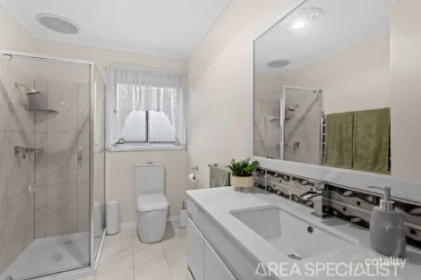 Property photo of 8 Todd Grove Somerville VIC 3912