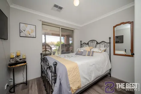 Property photo of 6 Conway Place Huntingdale WA 6110