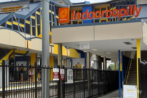 Property photo of 71 Taringa Parade Indooroopilly QLD 4068