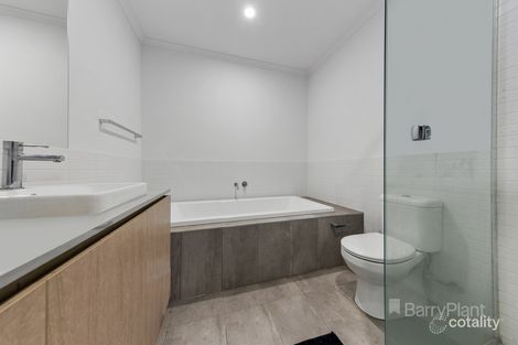 Property photo of 89 Oakden Crescent St Albans VIC 3021