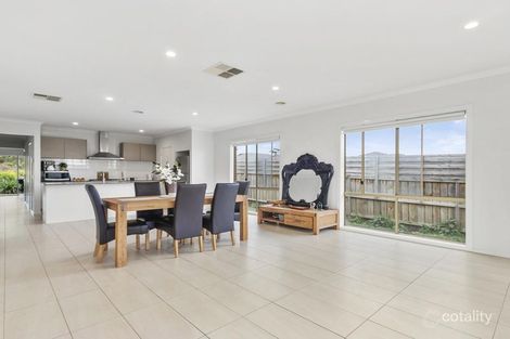 Property photo of 11 Native Retreat Cranbourne East VIC 3977