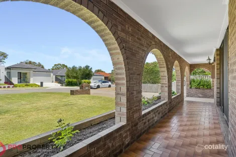 Property photo of 33 Grebe Street Stirling WA 6021