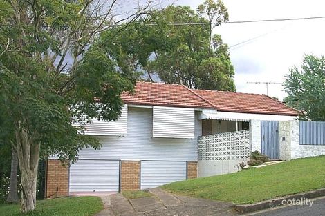 4 Winton St, Stafford Heights, QLD 4053