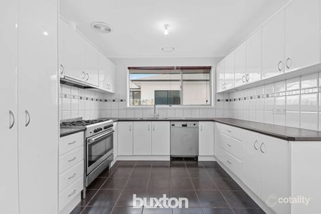 Property photo of 31 Deakin Street Bell Park VIC 3215