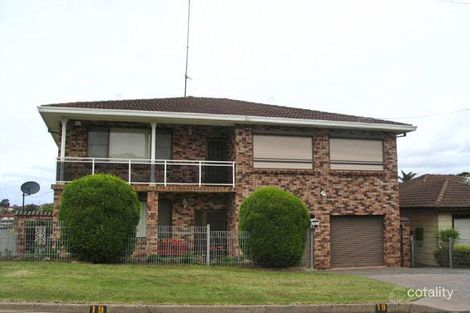 19 Gilgandra St, Lake Heights, NSW 2502