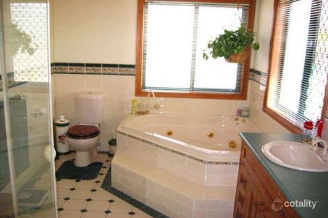 Property photo of 10 Crestwood Close Ormiston QLD 4160