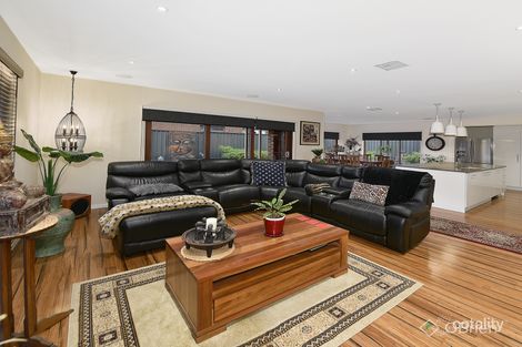 Property photo of 8 Silvergum Way Craigieburn VIC 3064