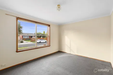 Property photo of 45 Hibiscus Crescent Newcomb VIC 3219