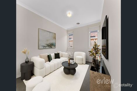 Property photo of 37 Indura Drive Werribee VIC 3030