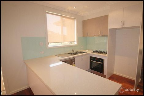 Property photo of 2/9 Templewood Crescent Avondale Heights VIC 3034