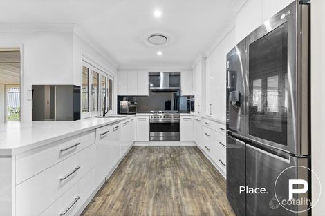 Property photo of 3 Ewan Place Bracken Ridge QLD 4017