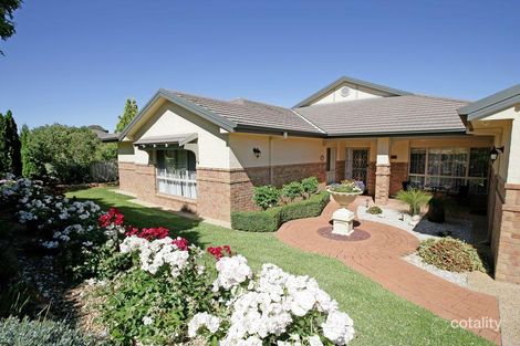 5 Lakehaven Dr, Lake Albert, NSW 2650