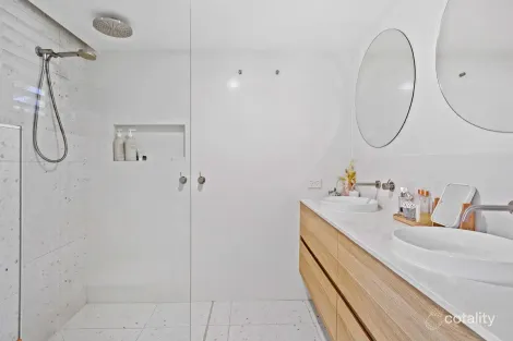 Property photo of 8/2 Lavarack Road Mermaid Beach QLD 4218