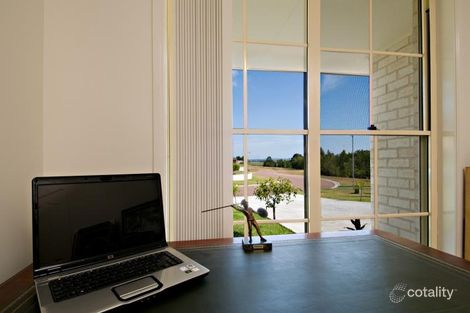 Property photo of 3 Pinnacle Close Bolwarra Heights NSW 2320