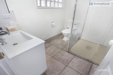 Property photo of 33 Matthews Crescent Roxburgh Park VIC 3064