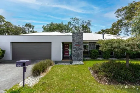 44 Woodland Heath Dr, Inverloch, VIC 3996