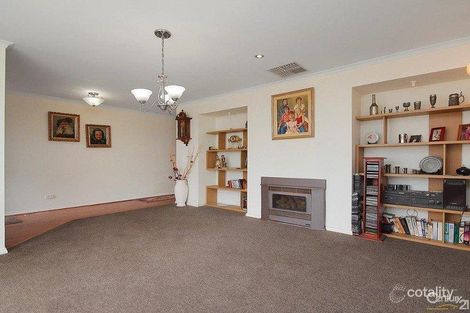 Property photo of 7 Cardiff Grove Cranbourne East VIC 3977